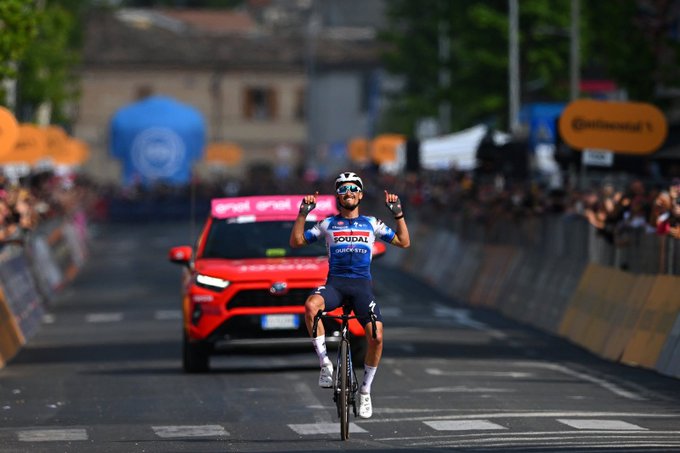 Giro de Italia: Alaphilippe corona la fuga en Fano y Pogacar sigue de líder.