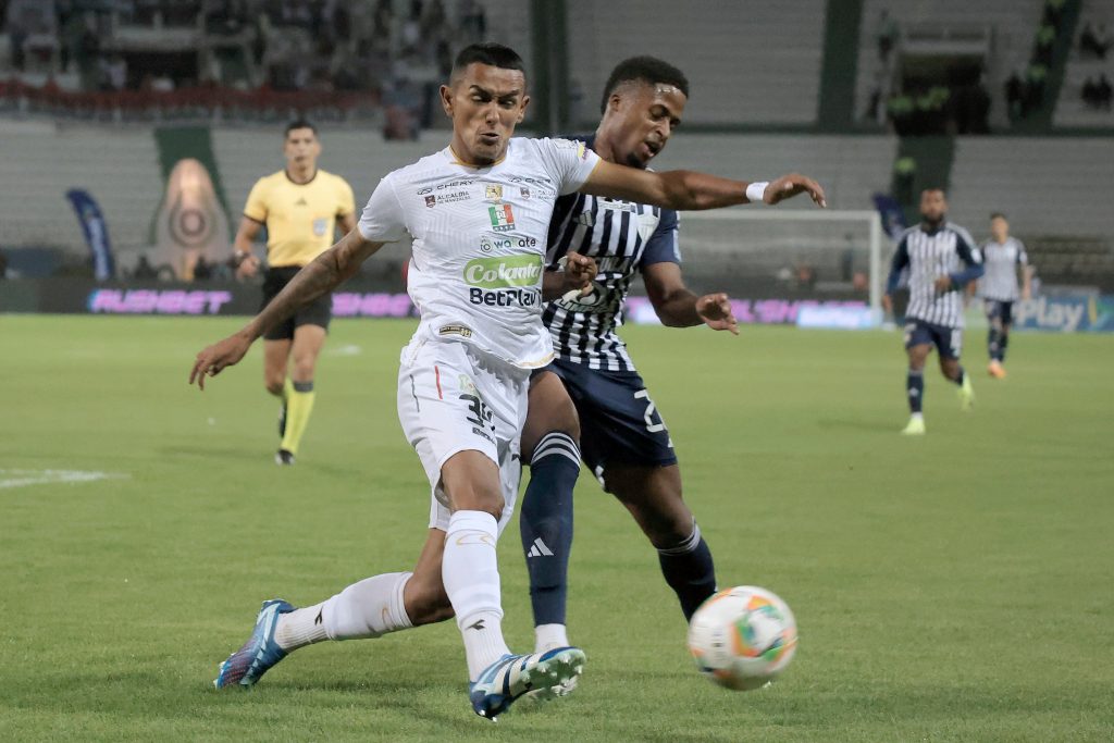 Junior logró un empate agónico al último minuto ante Once Caldas en el Palogrande