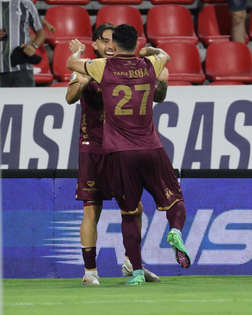 Tolima arrancó con sumando de a tres.