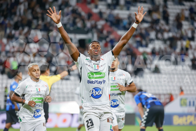 Boyacá Chicó pago los platos rotos de la eliminación del Once Caldas con goleada.