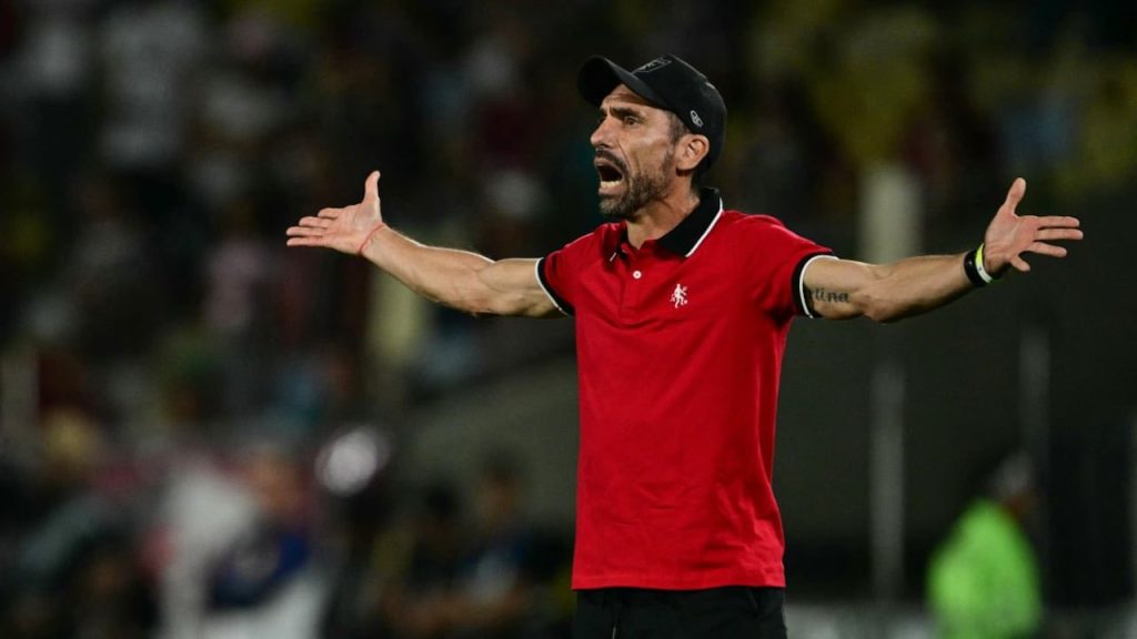 Raimondi se va del América.